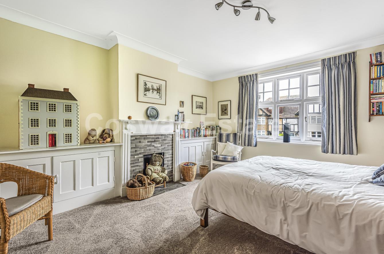 Newcombe Park, Mill Hill